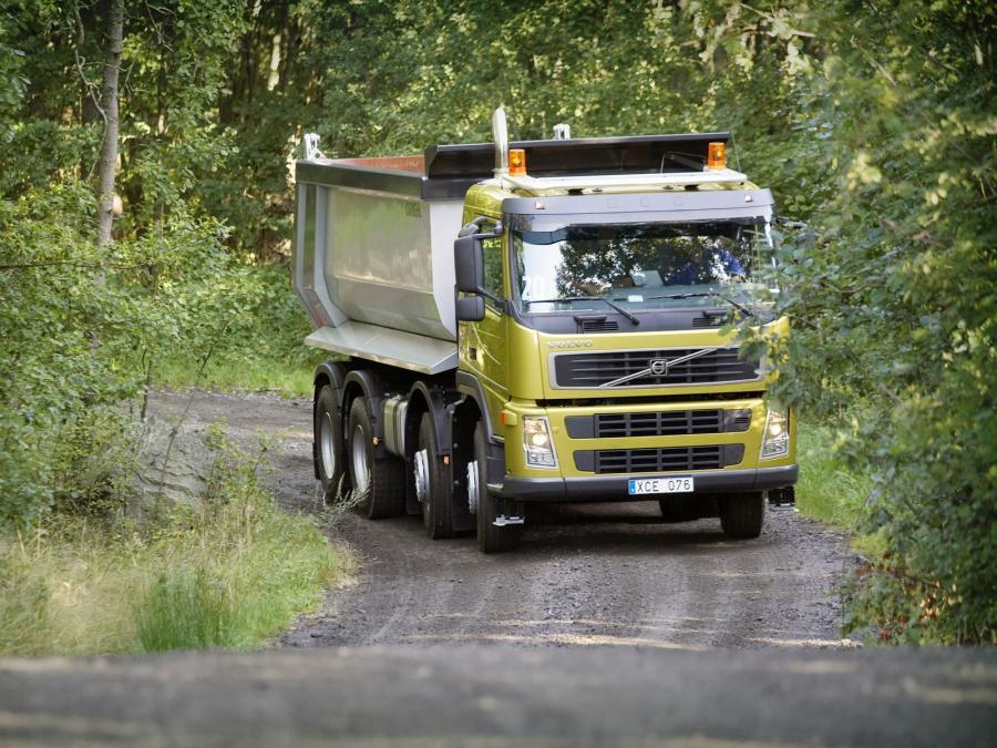  Volvo FM 8x4 Tipper 2006 года  (фото 1 из 2)